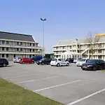 Hotel Premiere Classe Amiens Est - *