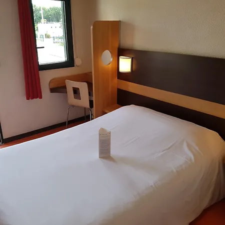 Premiere Classe Amiens Est - *