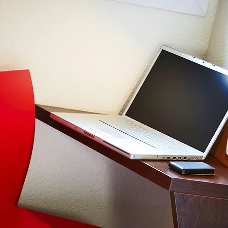 Premiere Classe Amiens Est -