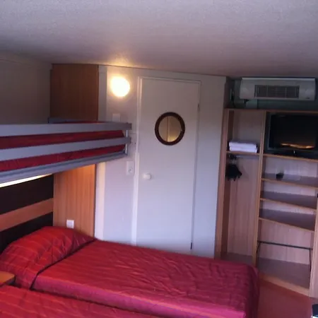 Premiere Classe Amiens Est - Hotel