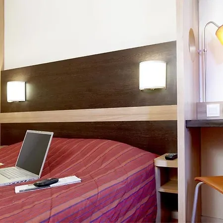 Premiere Classe Amiens Est - *