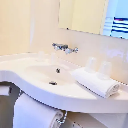 Premiere Classe Amiens Est - Hotel Glisy