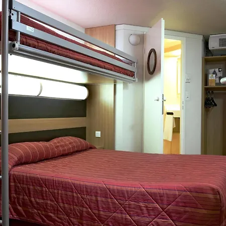 Premiere Classe Amiens Est - * Glisy