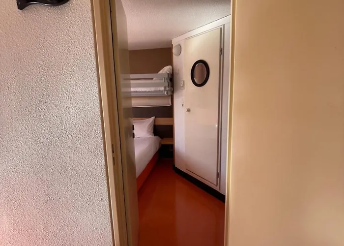 Hotel Premiere Classe Amiens Est - *