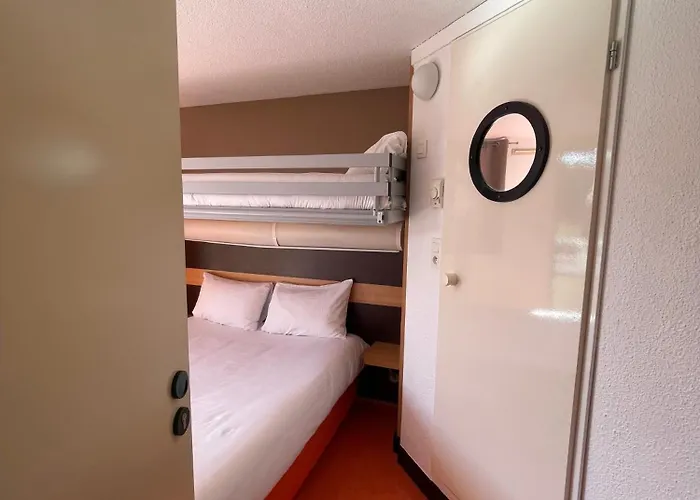 Hotel Premiere Classe Amiens Est - *