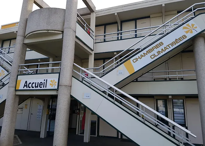 Premiere Classe Amiens Est - *